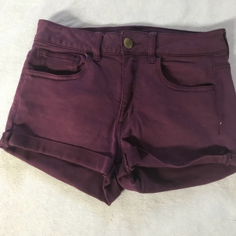AMERICAN EAGLE SUPER STRETCH MAROON SHORTS